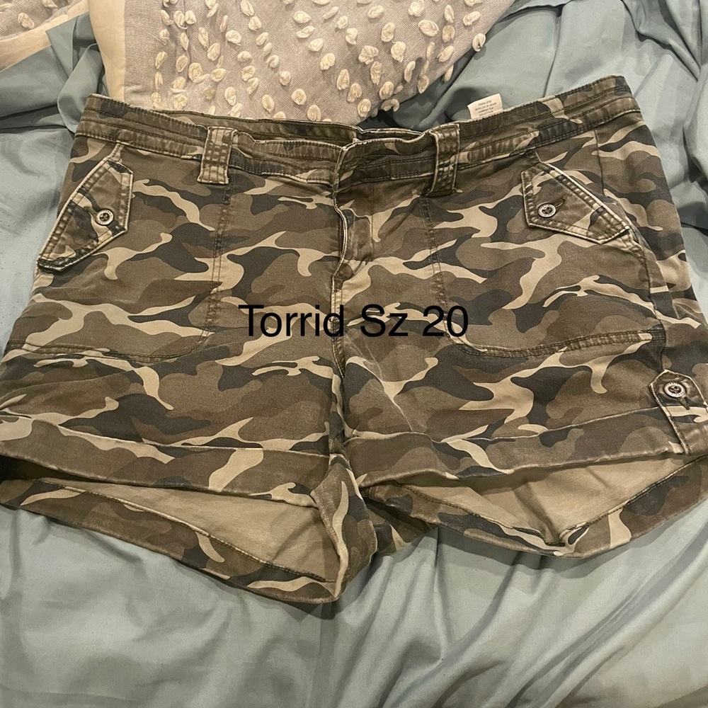 Torrid cargo camo shorts